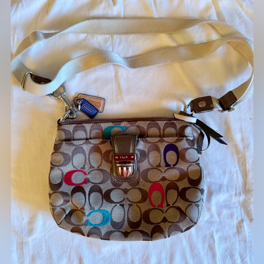 Coach "Poppy" Crossbody Swingpack Purse - VINTAGE - LIMITED EDITION